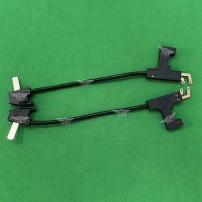 Oude Leybold-hitte snijmes met draad voor textielmachines